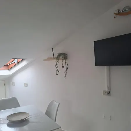 Gate 25 Apartment