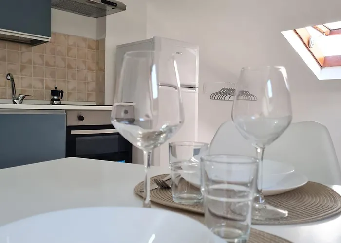 Gate 25 * سان جيوفانّي تْيَتينو